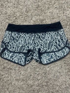 lululemon athletica Speed up Black and White Leaf-Print Running Shorts low rise